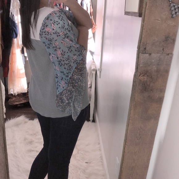 Floral waffle knit medium boho top - Picture 3 of 5